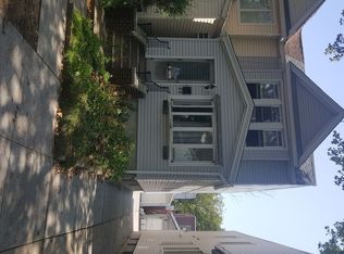 6907 66th Pl, Glendale, NY 11385