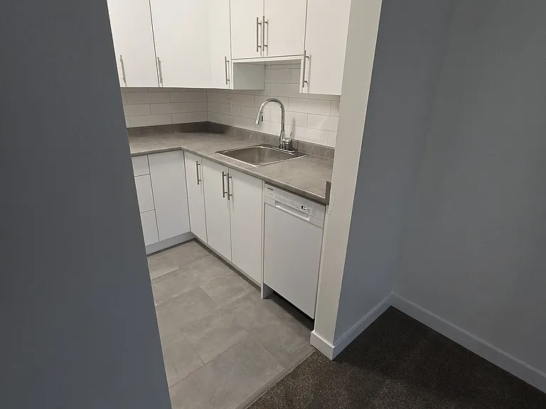 1033 4th Ave — Photo 31