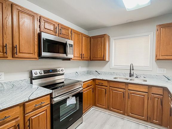 2nd image of 201 Northlake Dr