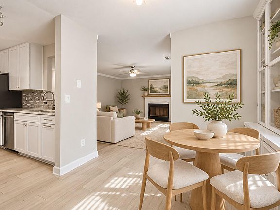 5th image of 1203 Village Creek Ln APT 1