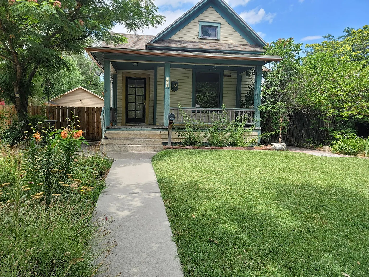4 bed, 1410 sqft, $2,100 — Photo 1