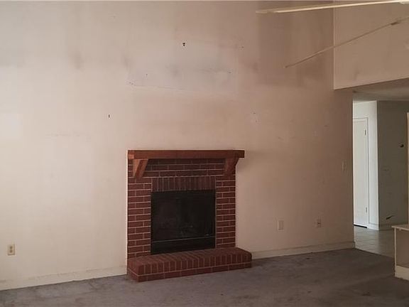 4th image of 3042 N Windchime Cir