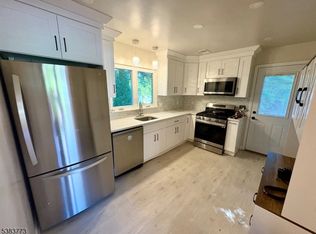 17 Overlook Pl, Fair Lawn, NJ 07410