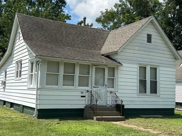 301 N 10th St, Herrin, IL 62948