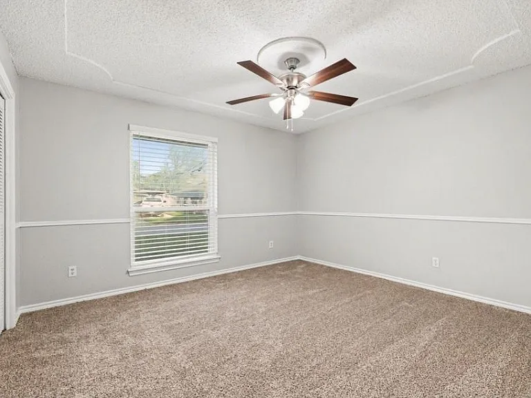 4900 Ridgeline Dr — Photo 16
