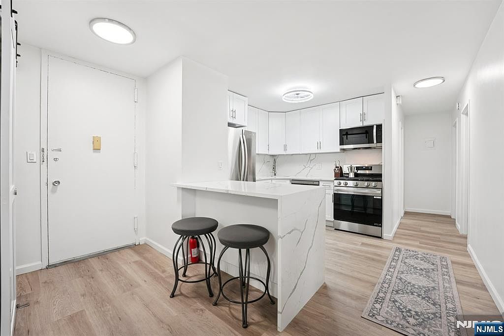 555 North Ave APT 22D, Fort Lee, NJ 07024 | Zillow