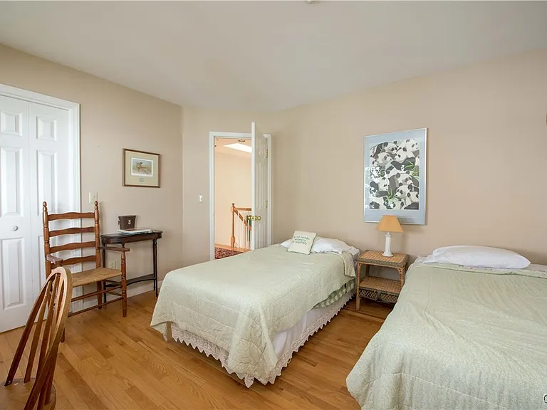 1258 Greenfield Ln — Photo 20