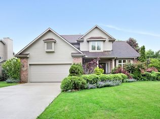 1061 Melrose Ct, Saline, MI 48176