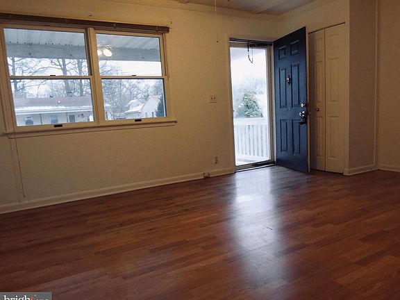 3rd image of 510 Law St