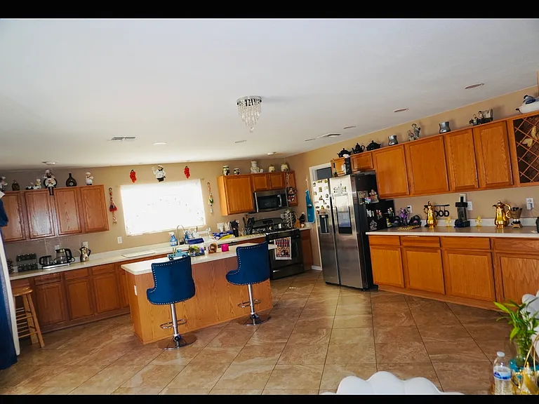 276 E Monterey Cypress St — Photo 7