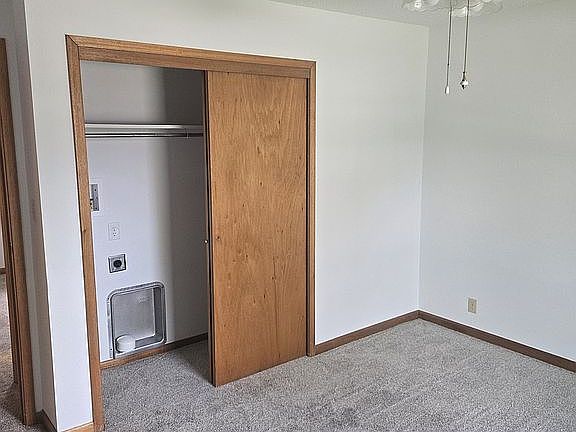 5th image of 1022 W Washington St