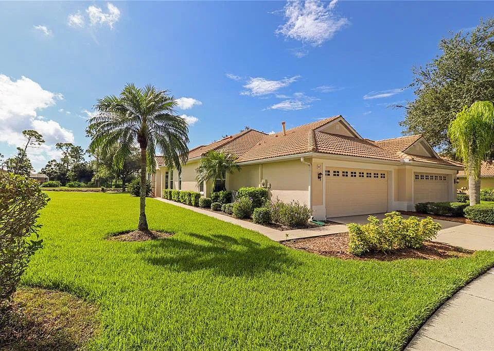 5107 Whispering Oaks Dr