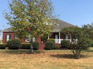 105 Stonegate Rd, Headland, AL 36345