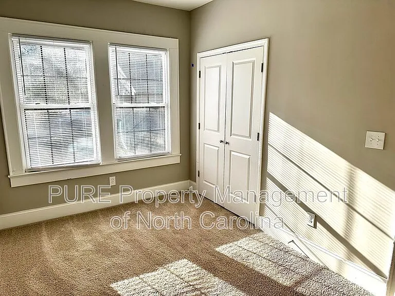 708 Union St S — Photo 29