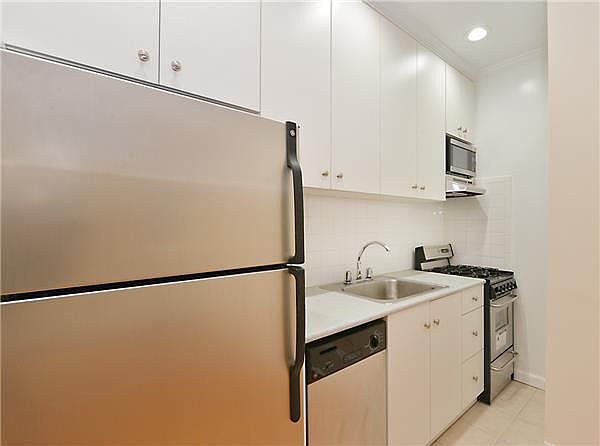 2nd image of 562 W End Ave APT 8E