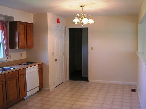 Kitchen/Dining area