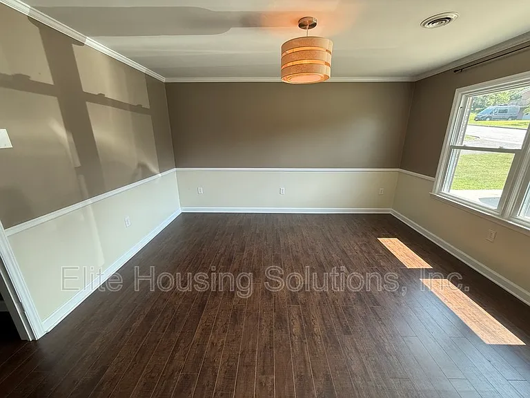 820 N 16th St — Photo 5