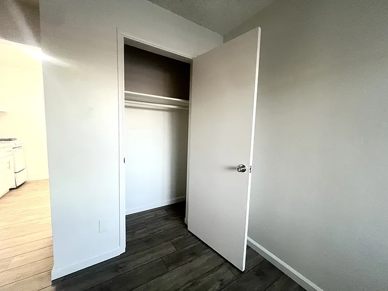 4006 Ingraham St #3 — Photo 7