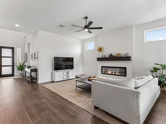 4th image of 471 Diamondleaf Dr