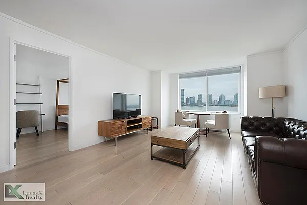 Rented by Lucas X Realty LLC | media 14