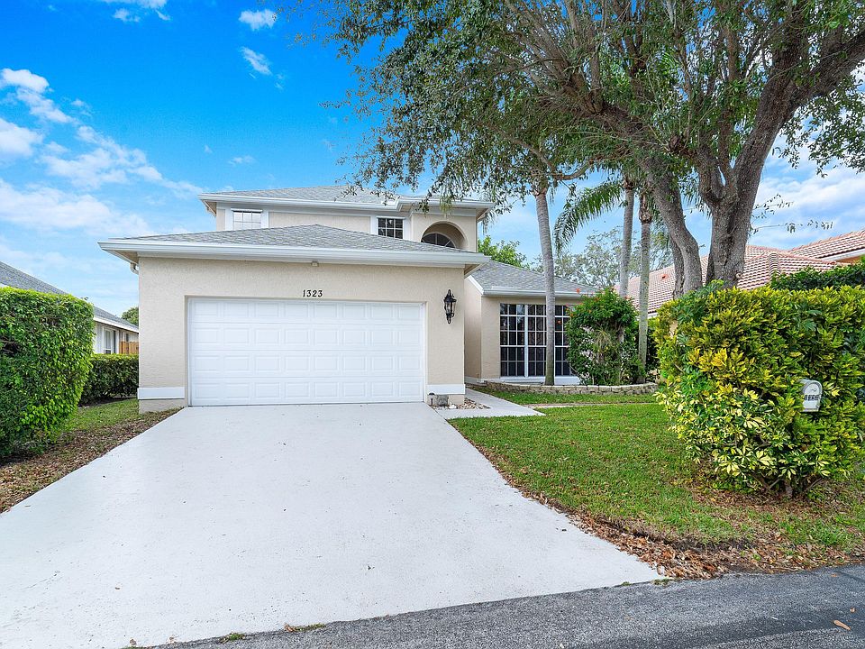 1st image of 1323 Fairfax Circle E