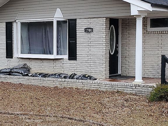 2nd image of 1700 Edgecombe Ave