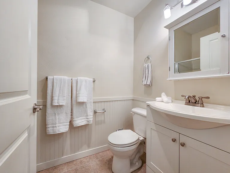 12838 NW Clement Ln — Photo 6