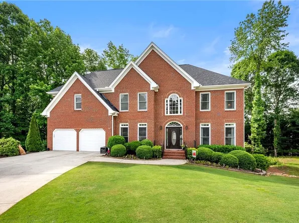 370 Fairleaf Ct, Alpharetta, GA 30022