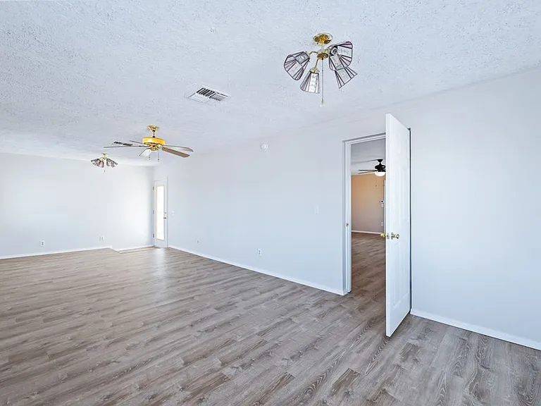 1453 Luna Ln #A — Photo 12