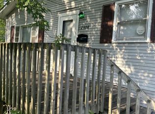 2408 S 12th St, Springfield, IL 62703