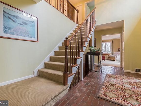 4th image of 1749 Hamilton Dr