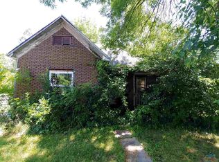 402 E Colorado St, Windsor, MO 65360