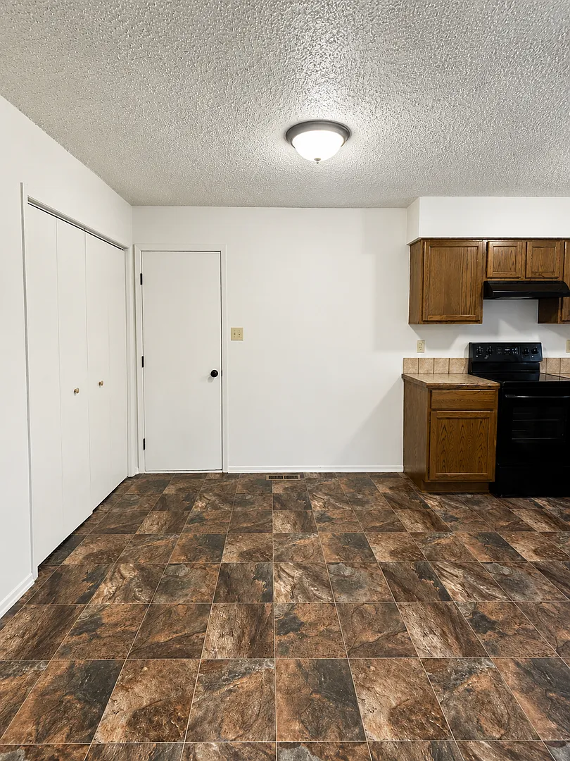 Spacious 3-Bedroom Home with Garage & Fenced Yard! — Photo 3