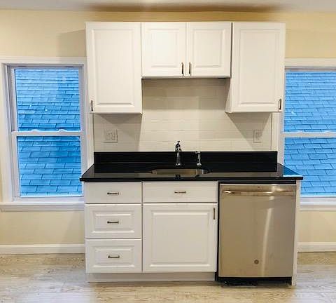2nd image of 154 Tremont St #3
