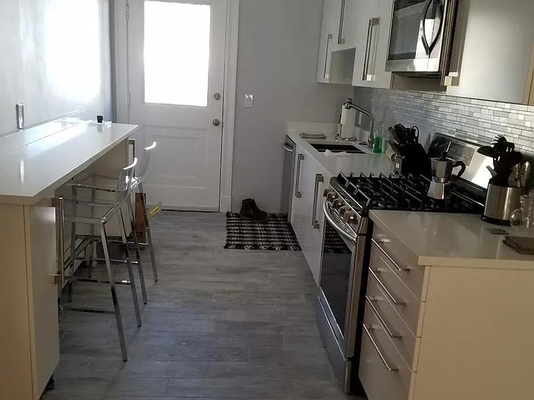Dexter St — Photo 1