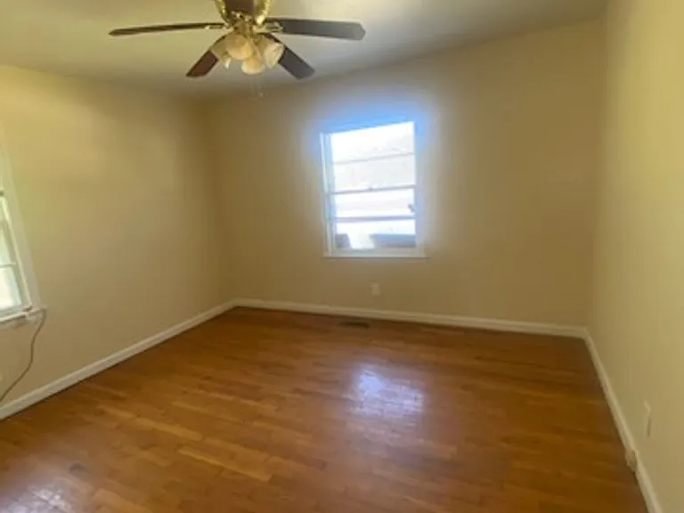 4025 Acacia Dr — Photo 5