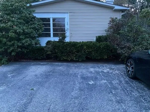 10 Sherwood Valley Ln, Coventry, RI 02816