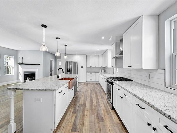 4th image of 1340 W 59th St