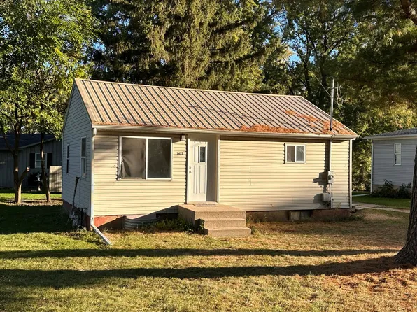 1612 W 9th St, Sterling, IL 61081