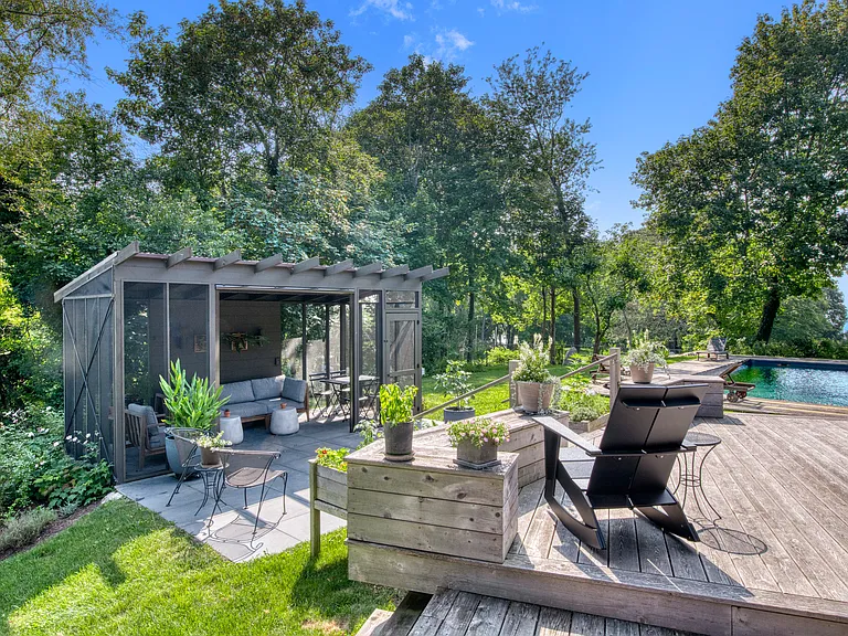 495 Maple Ln — Photo 4