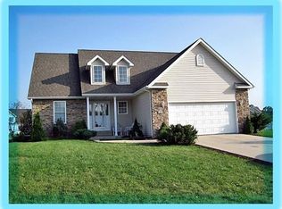 308 Pepper Creek Dr, Valparaiso, IN 46385