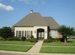 8296 Ormand Dr, Zachary, LA 70791