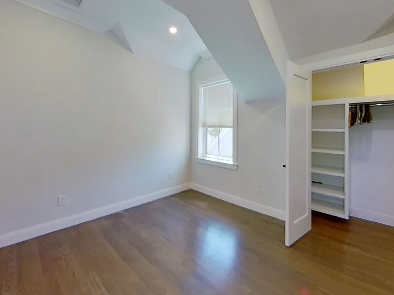 79 Linden St #4 — Photo 8