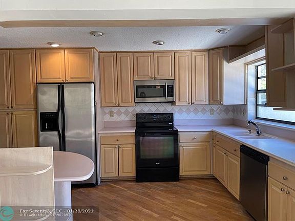 5th image of 10791 Royal Palm Blvd #10791