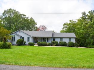 2032 Cravens Dr, Crossville, TN 38572