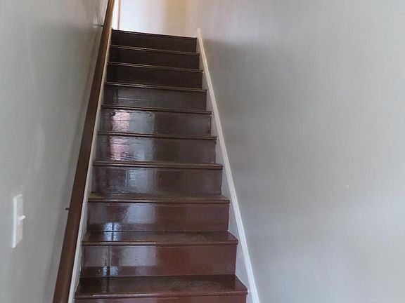 5th image of 3130 Tyson Ave