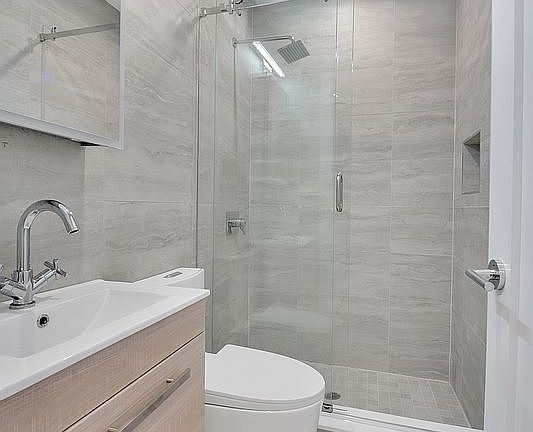 5th image of 473 Bainbridge St #2A