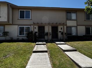 300 Carriage Dr APT D, Santa Ana, CA 92707
