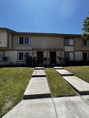 300 Carriage Dr #D Photo 1