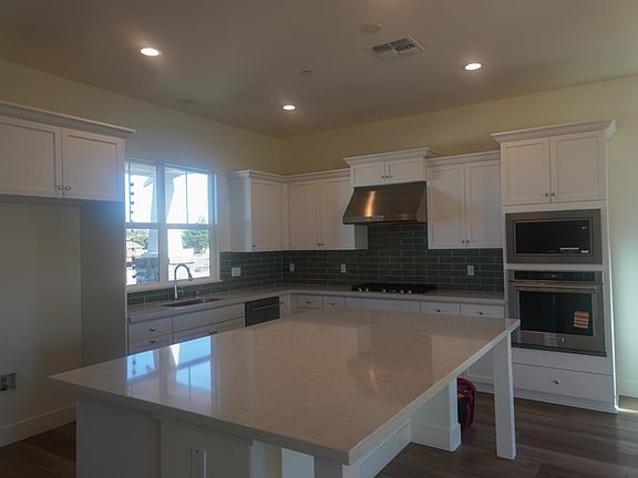 4th image of 3066 El Capitan Dr #4